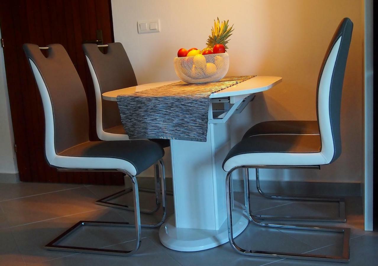 Apartmani Porat มาลินสกา ภายนอก รูปภาพ